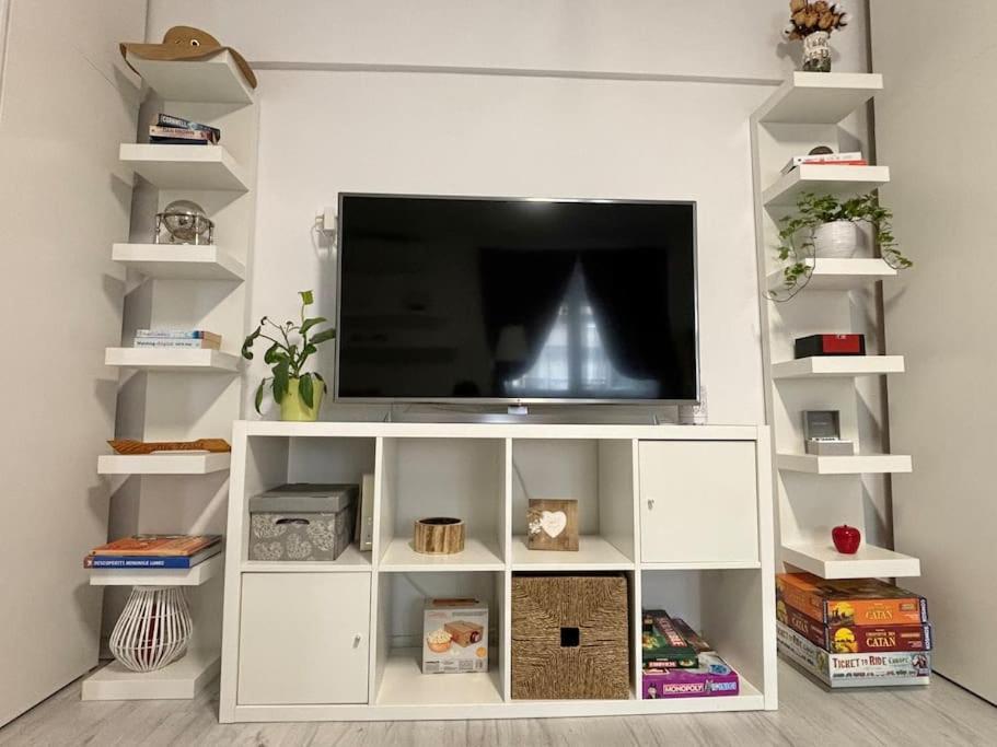 Ultracentral Lovely Place -Your Home Away From Home 부쿠레슈티 외부 사진